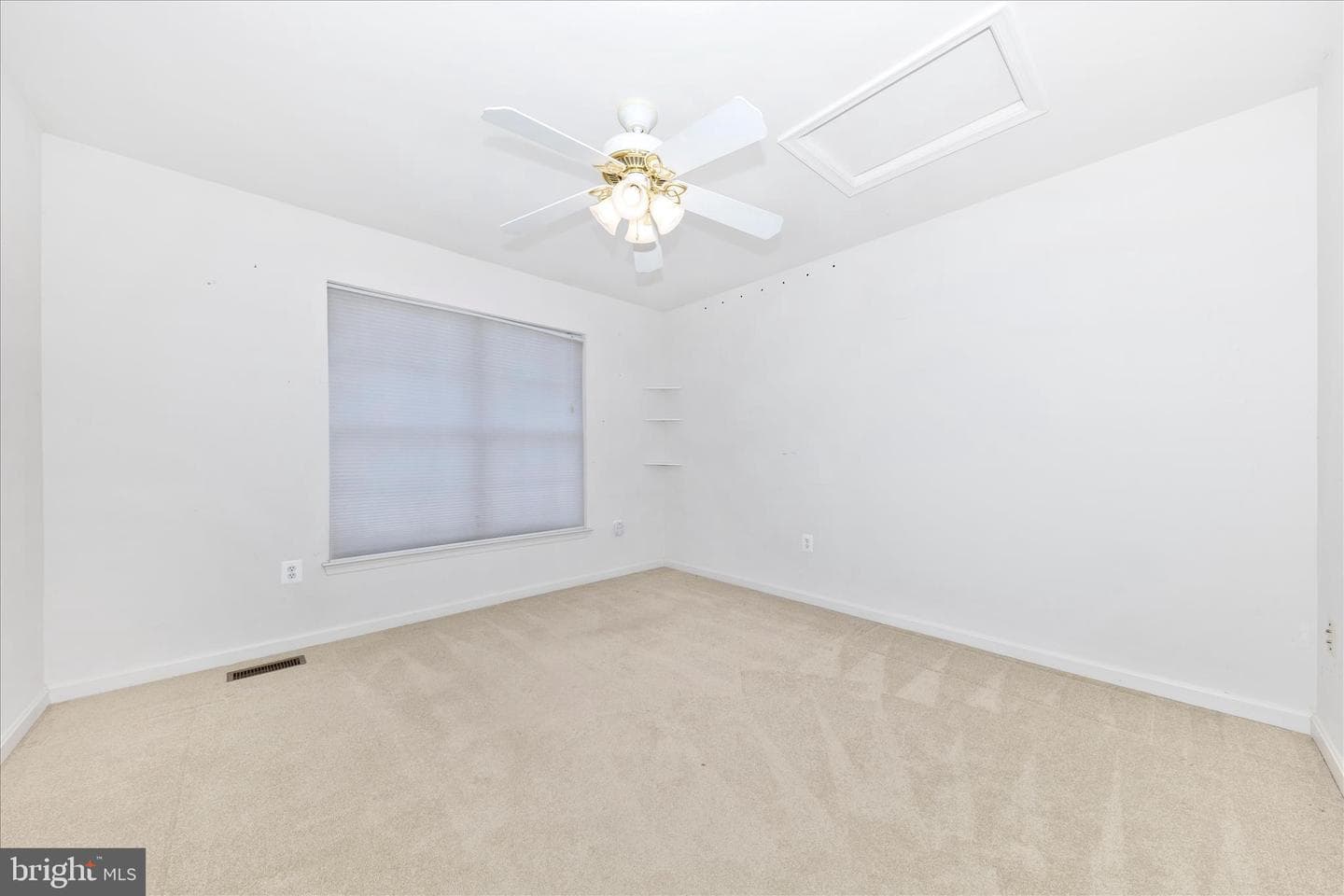 100 Sunlight Drive photo 17