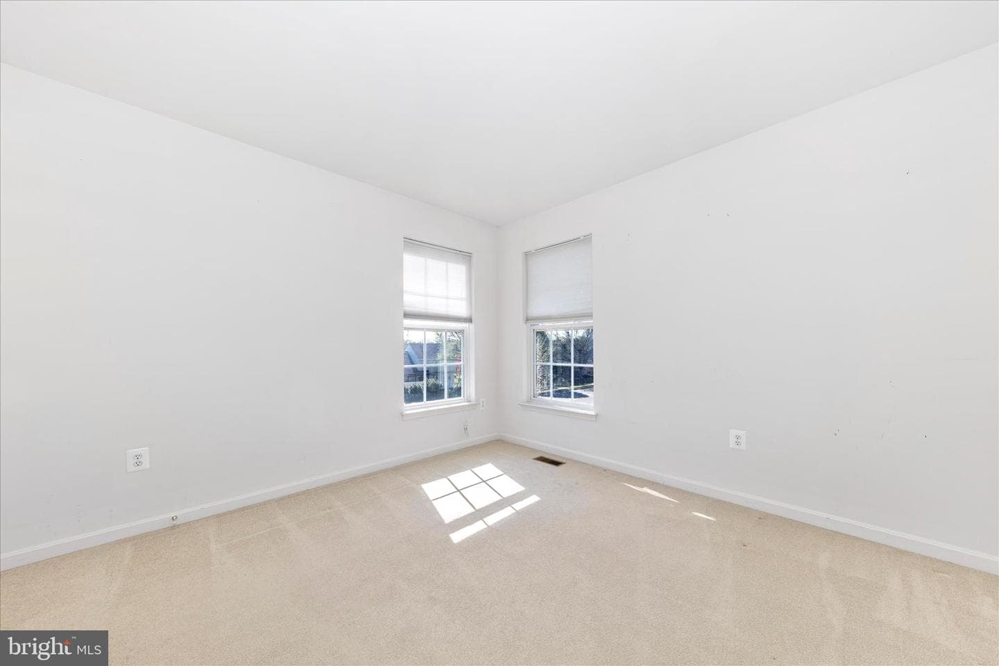 100 Sunlight Drive photo 18