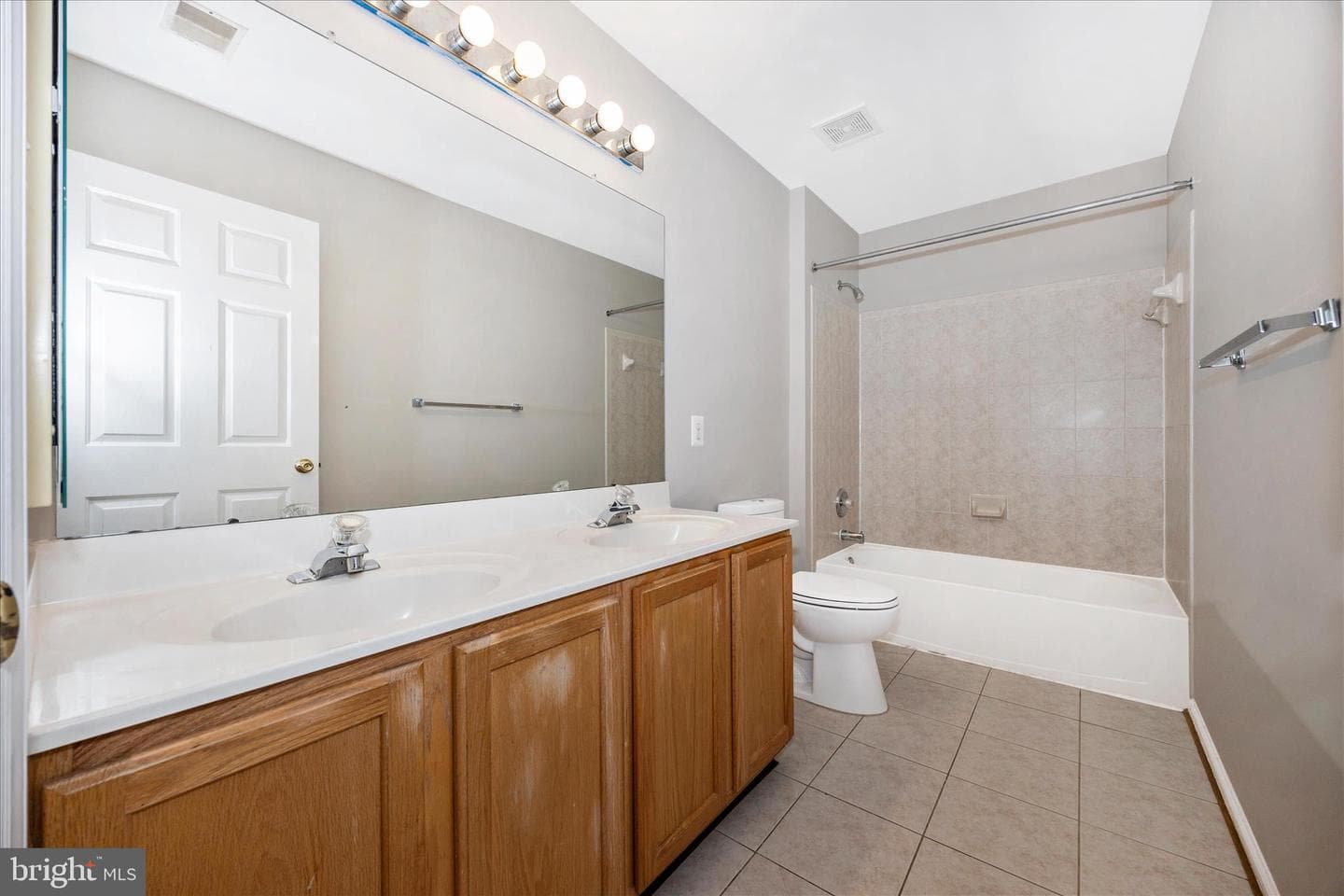 6463 Forest Hills Court photo 33