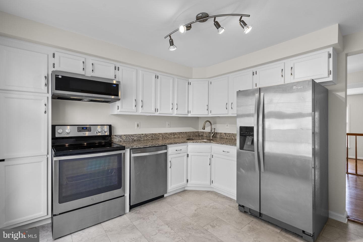 8037 Waterview Court photo 2