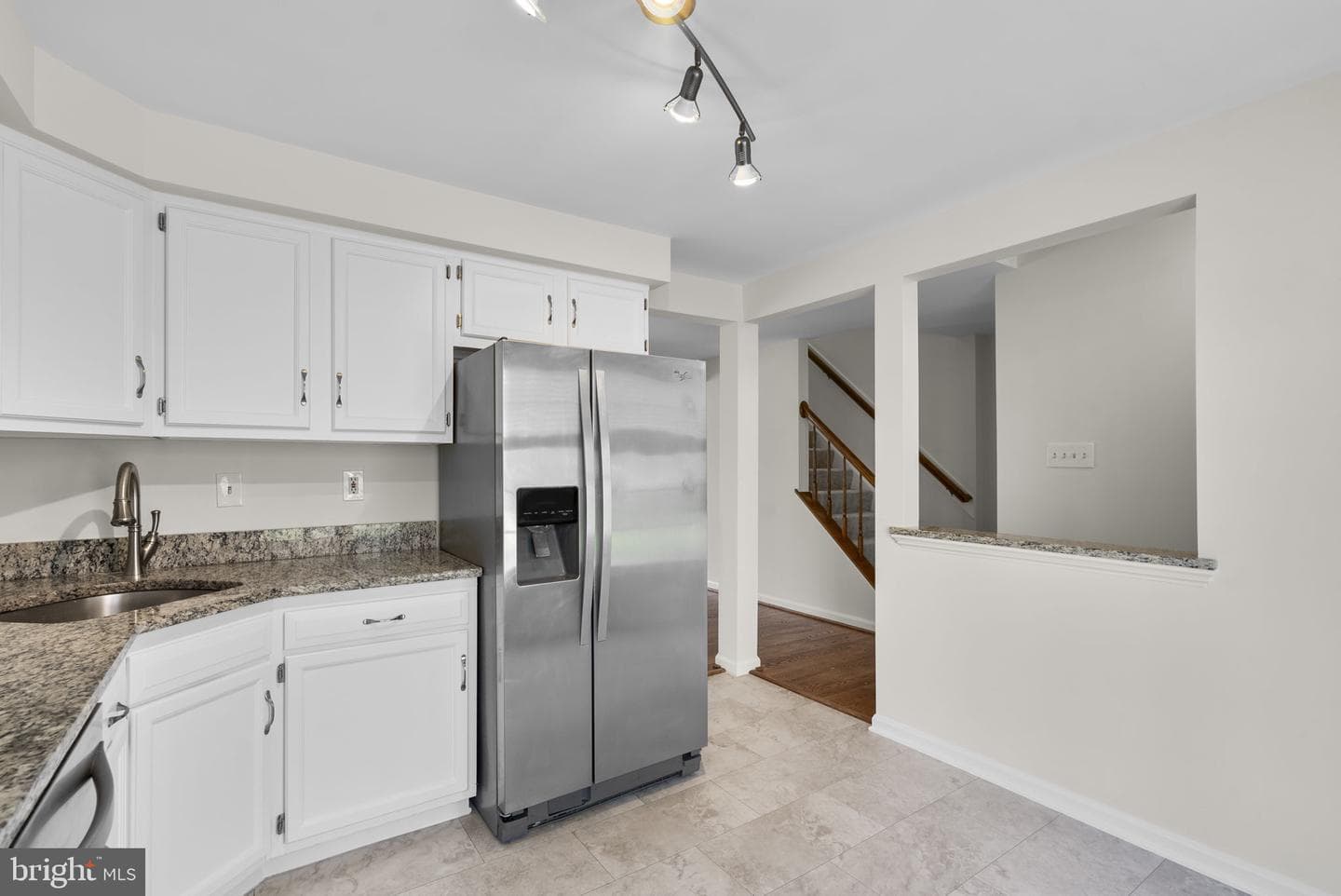 8037 Waterview Court photo 4