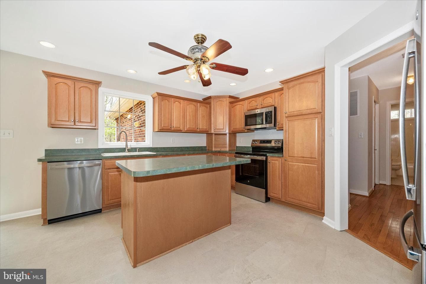 10393 Liberty Road photo 4