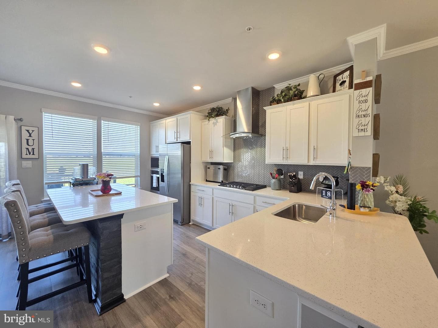 867 Amity Street photo 16