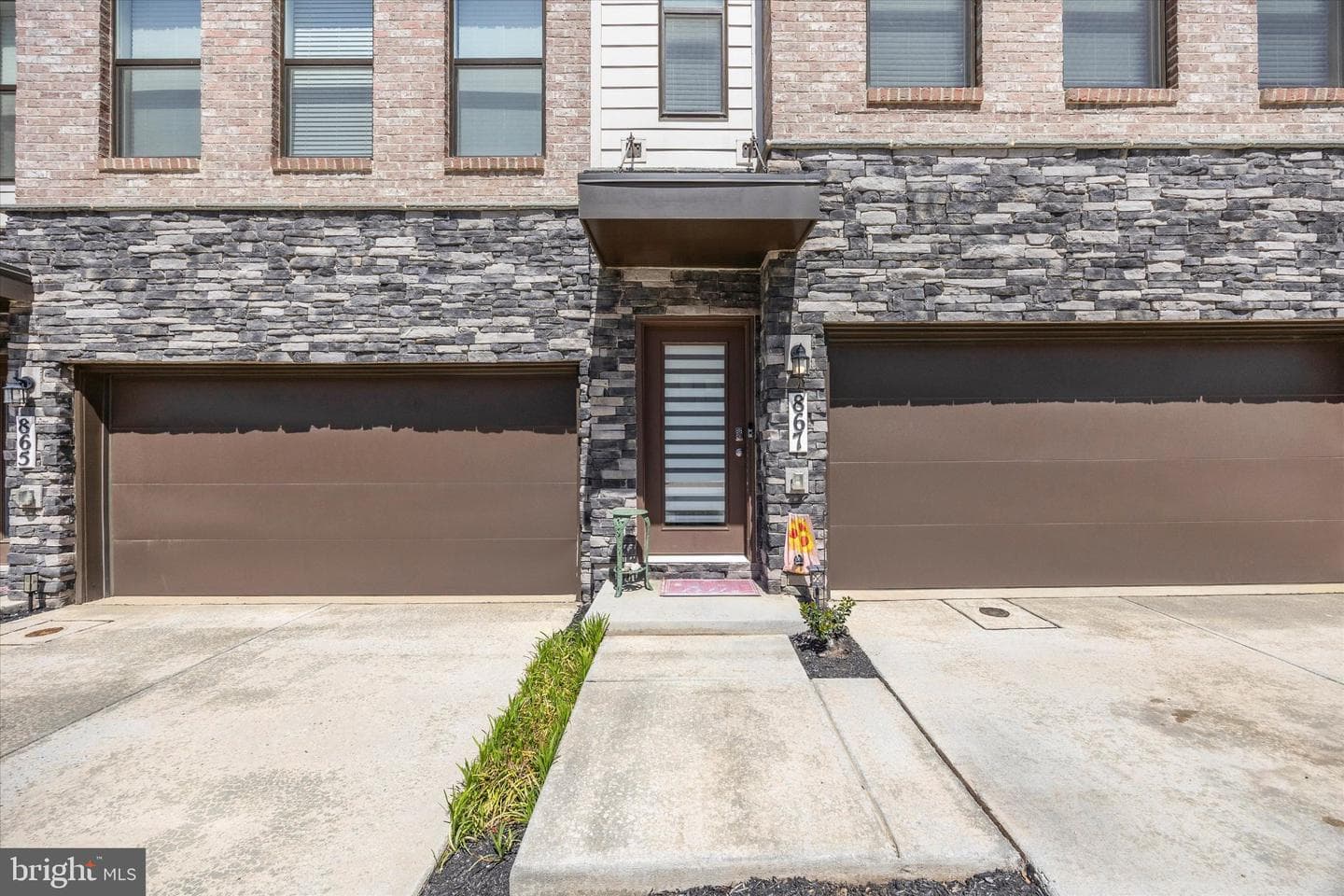 867 Amity Street photo 4