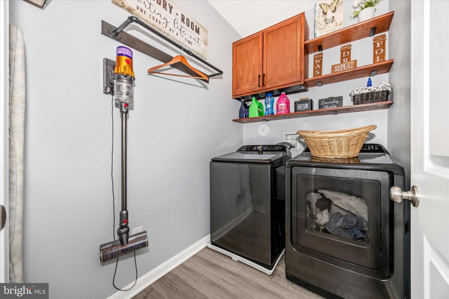 867 Amity Street photo 47
