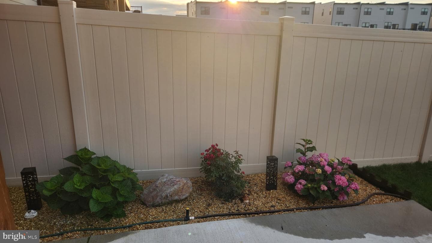 867 Amity Street photo 60