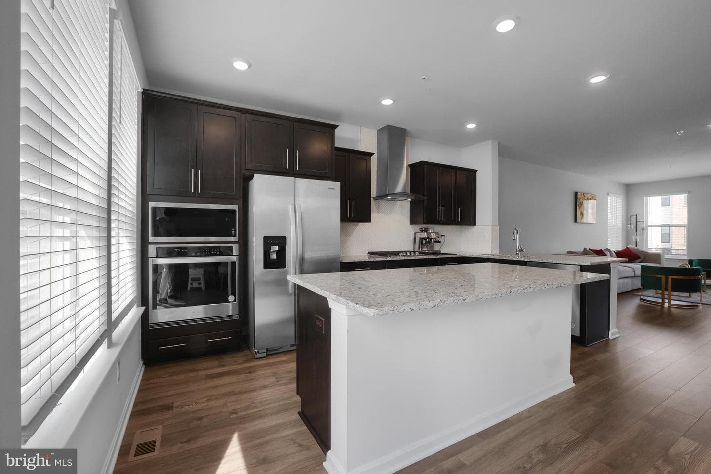 854 Amity Street photo 3