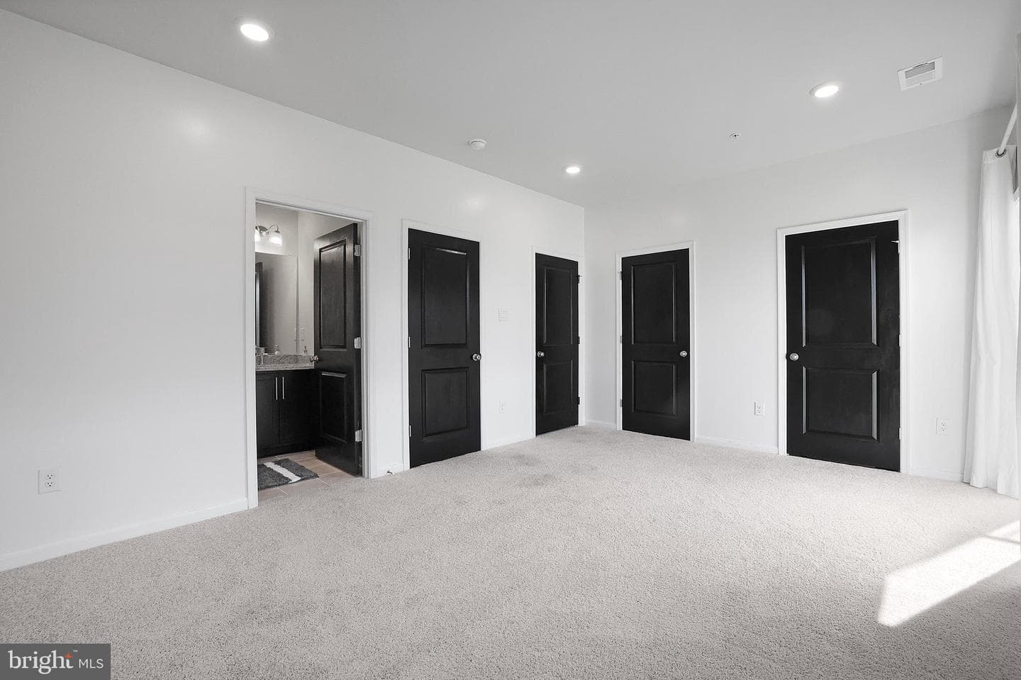 854 Amity Street photo 39