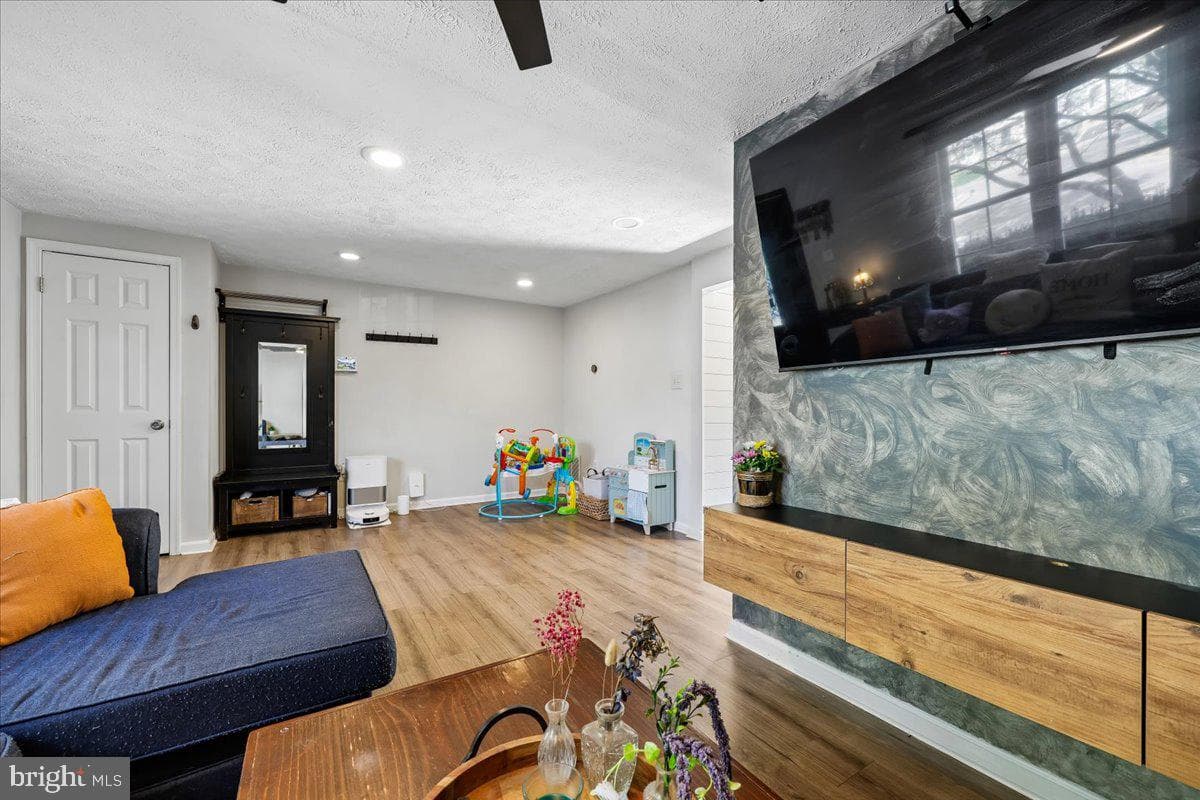 1476 Dockside Court photo 9
