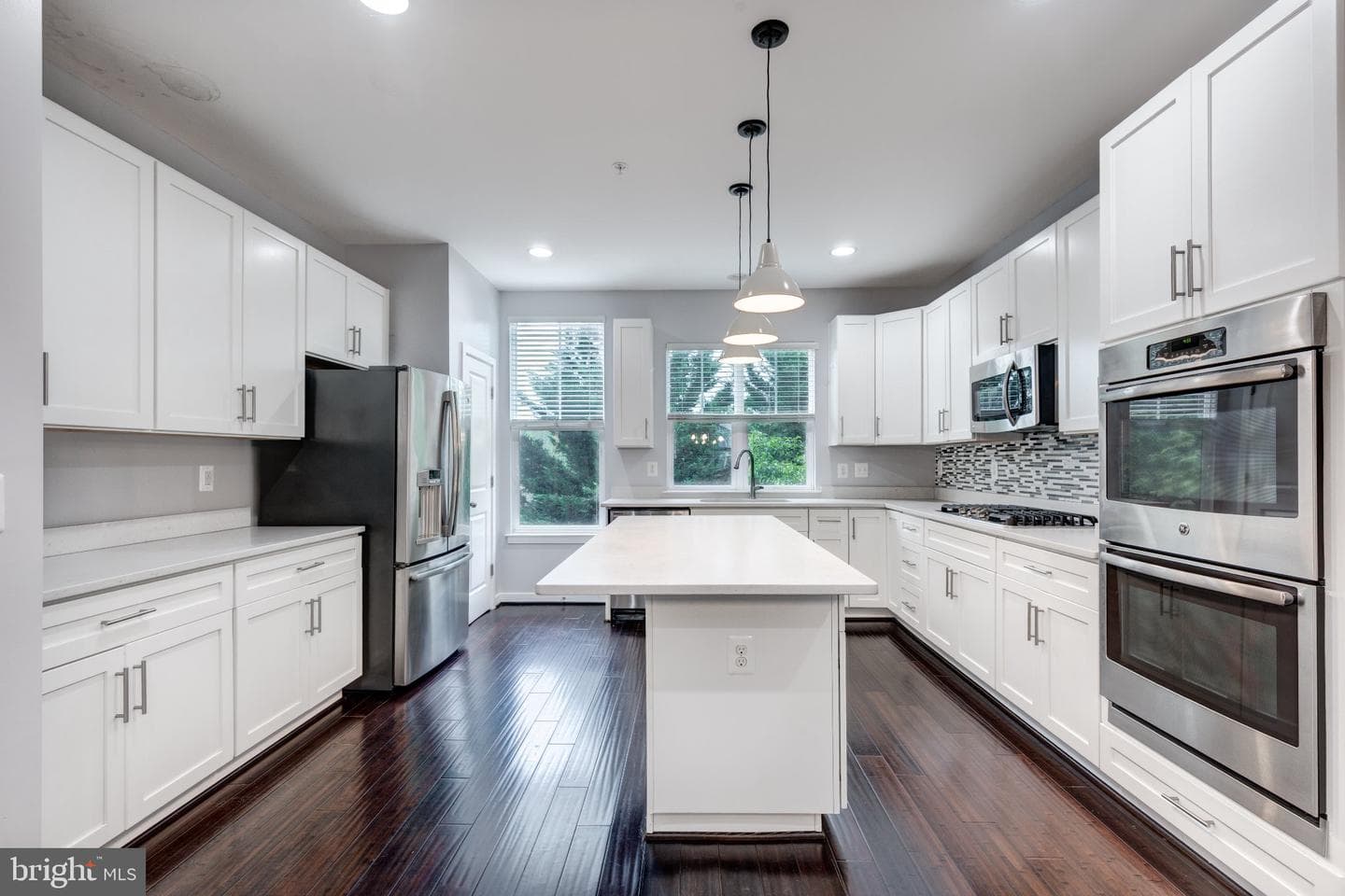 1430 Trafalgar Lane photo 12