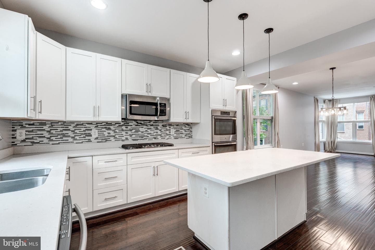 1430 Trafalgar Lane photo 15