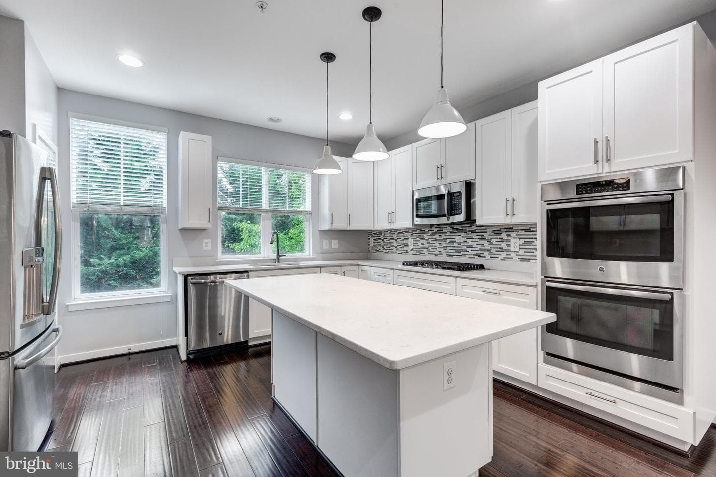 1430 Trafalgar Lane photo 16