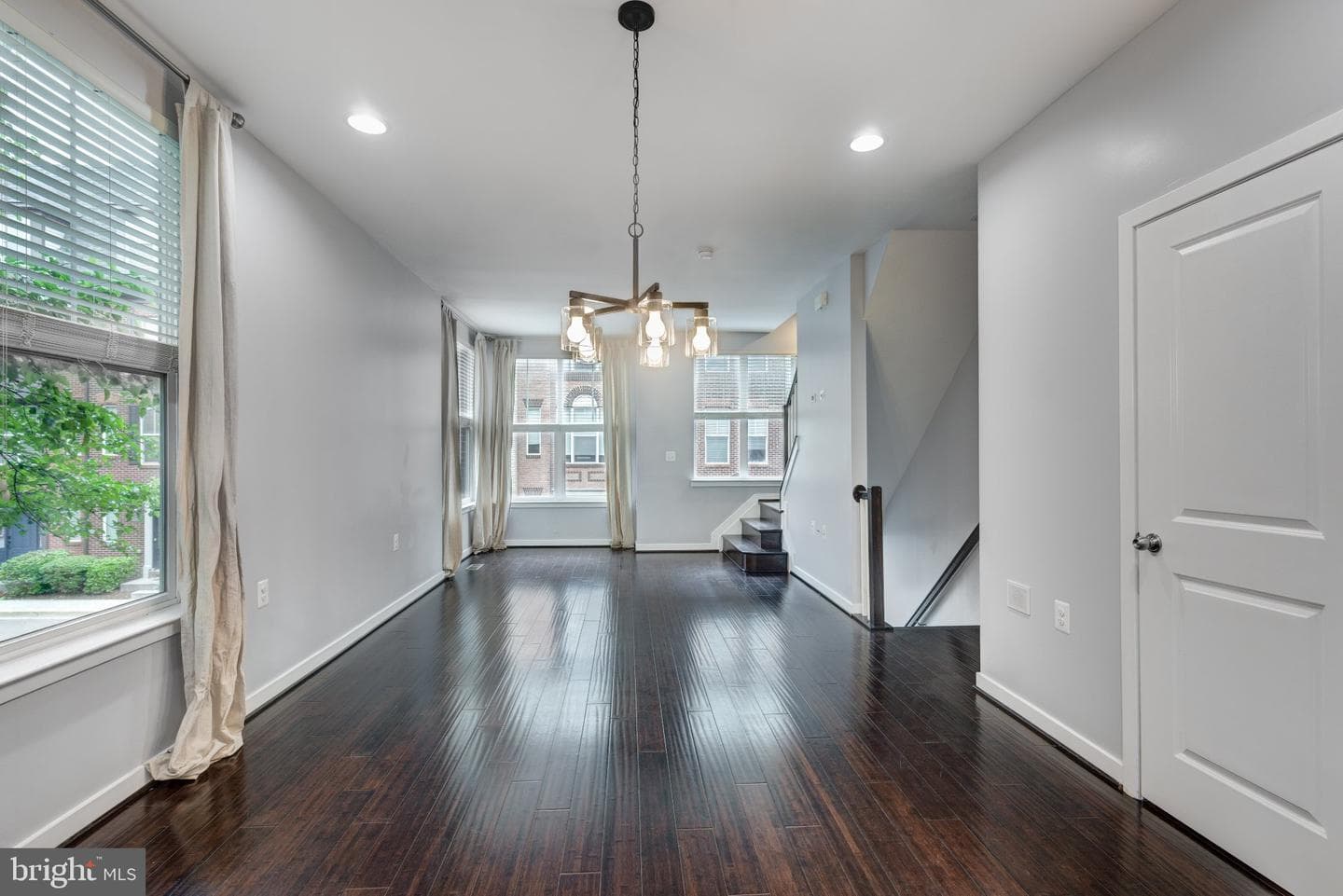 1430 Trafalgar Lane photo 17