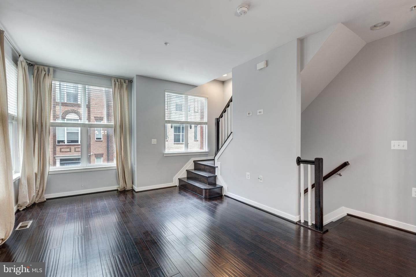 1430 Trafalgar Lane photo 19