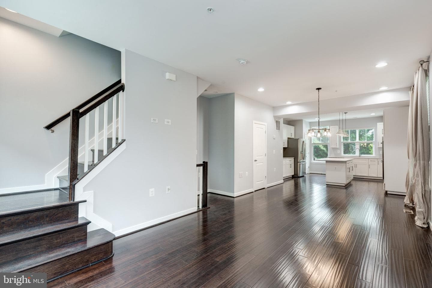 1430 Trafalgar Lane photo 21