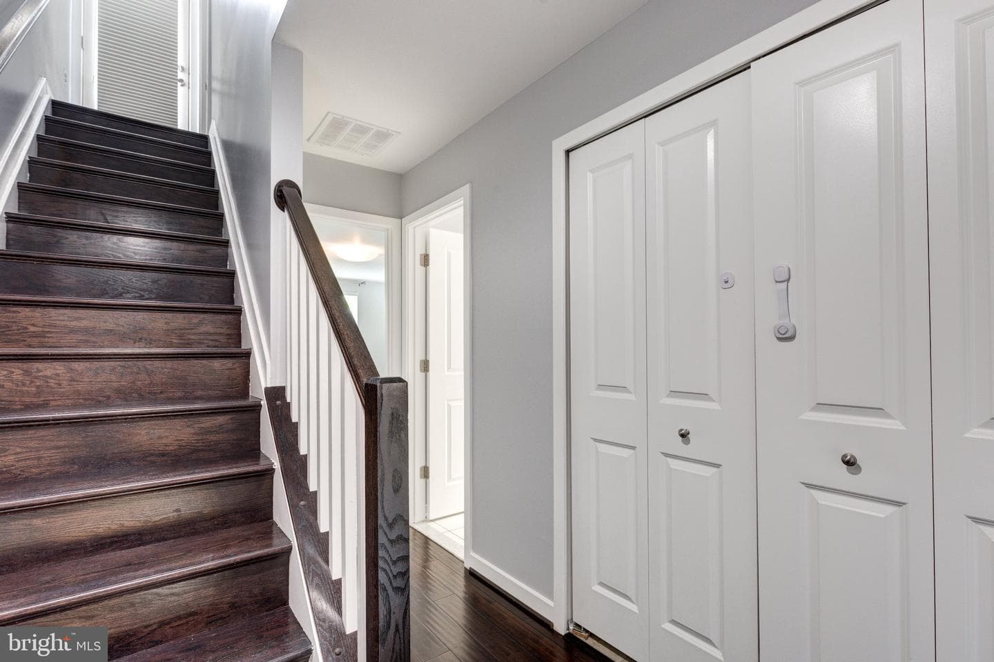 1430 Trafalgar Lane photo 23