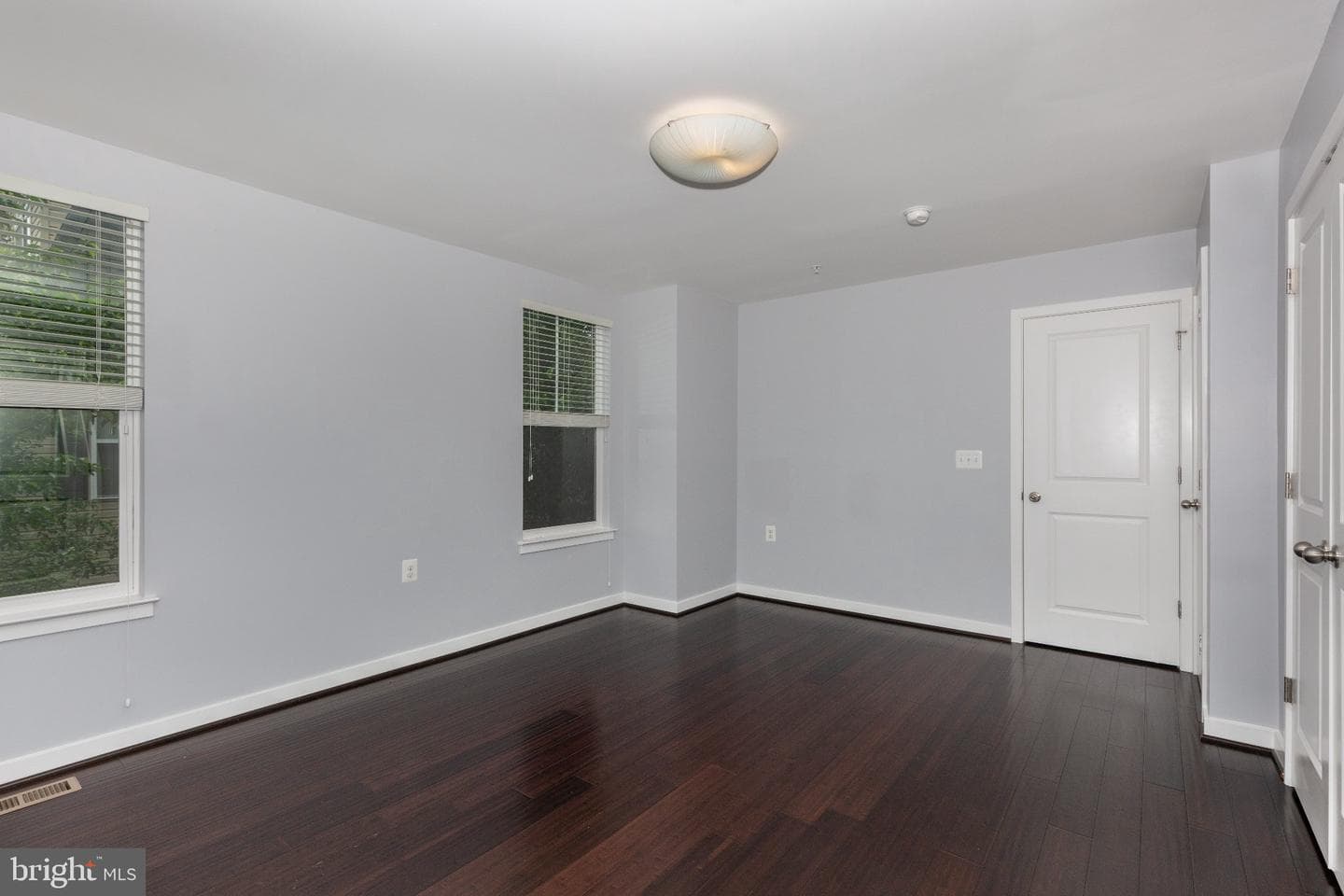 1430 Trafalgar Lane photo 28