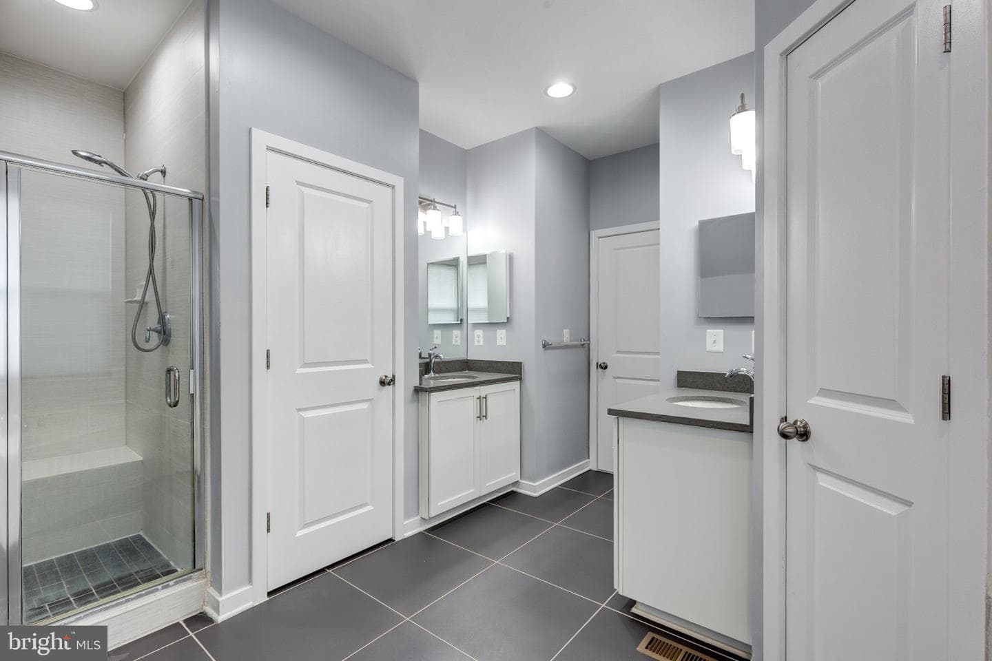 1430 Trafalgar Lane photo 40