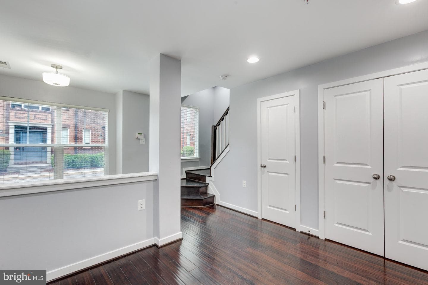 1430 Trafalgar Lane photo 8