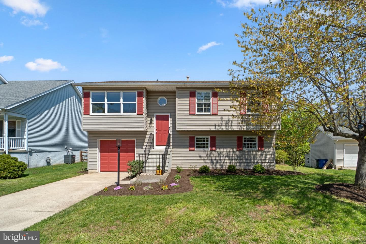 1011 Cheryls Court photo 1