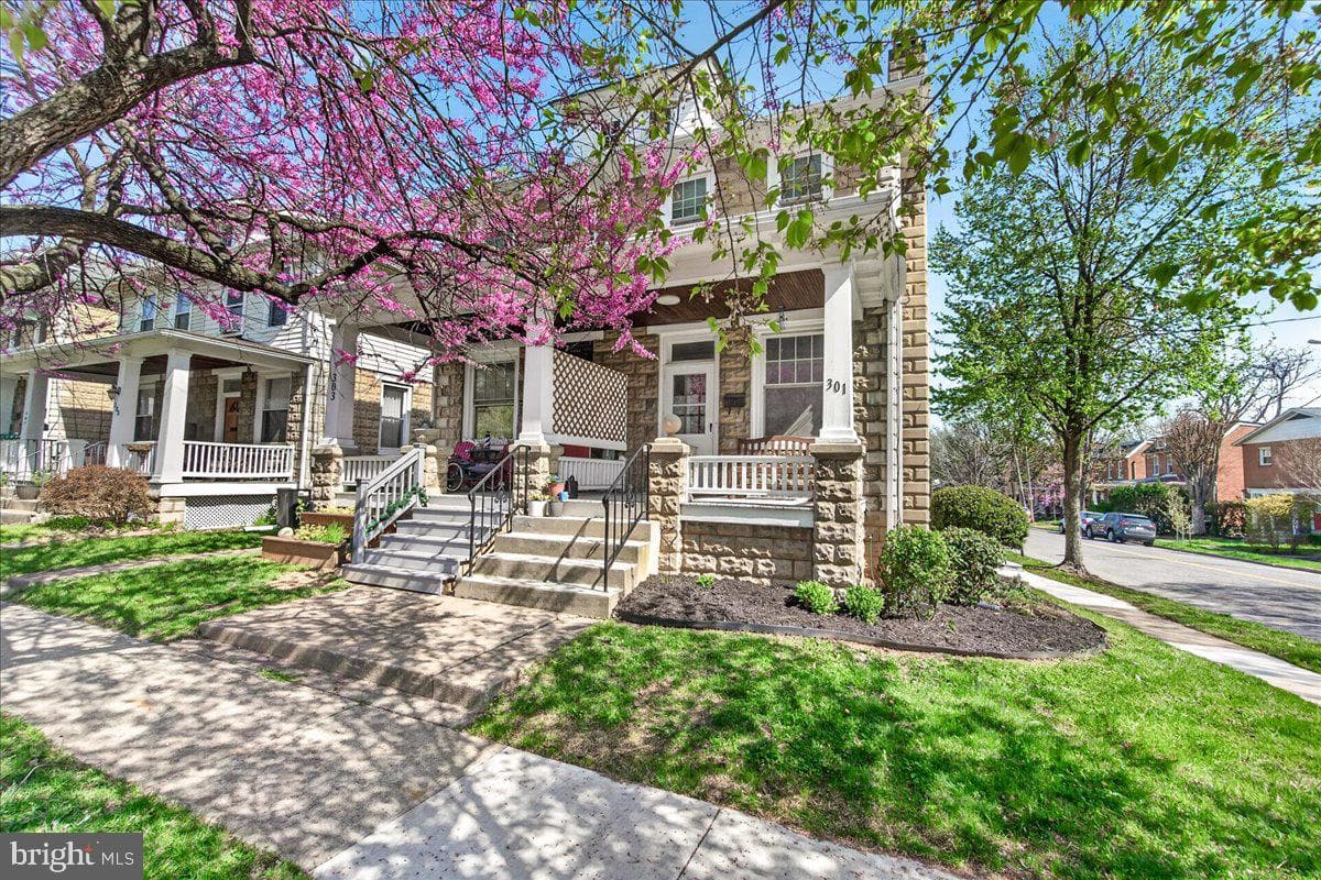 301 W 7th Street