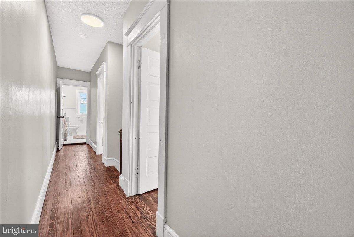 301 W 7th Street photo 13
