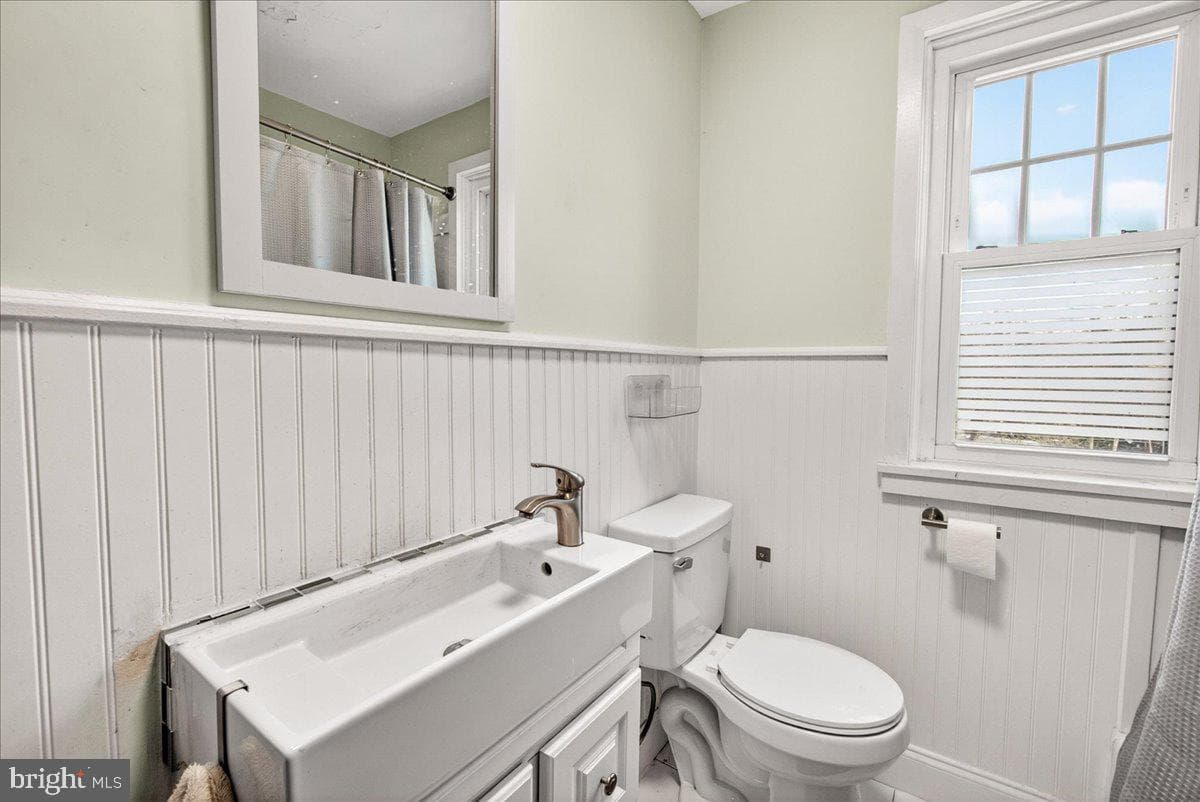 301 W 7th Street photo 15