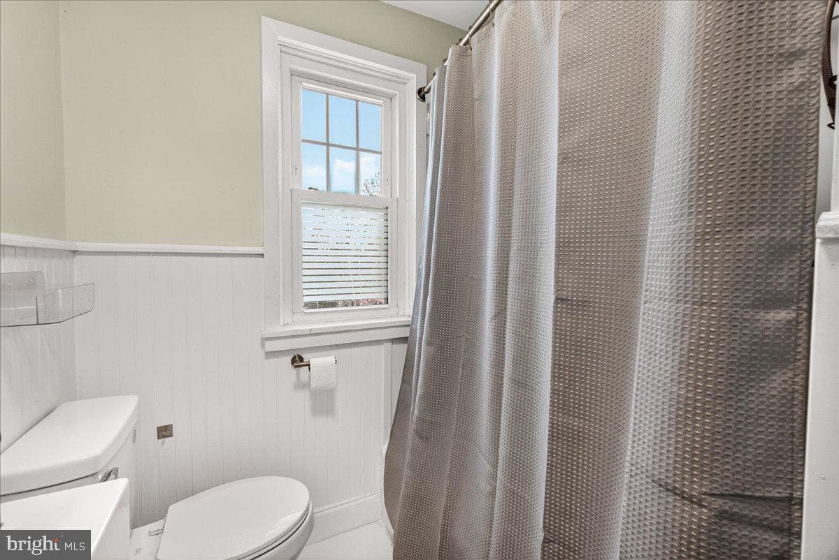 301 W 7th Street photo 16