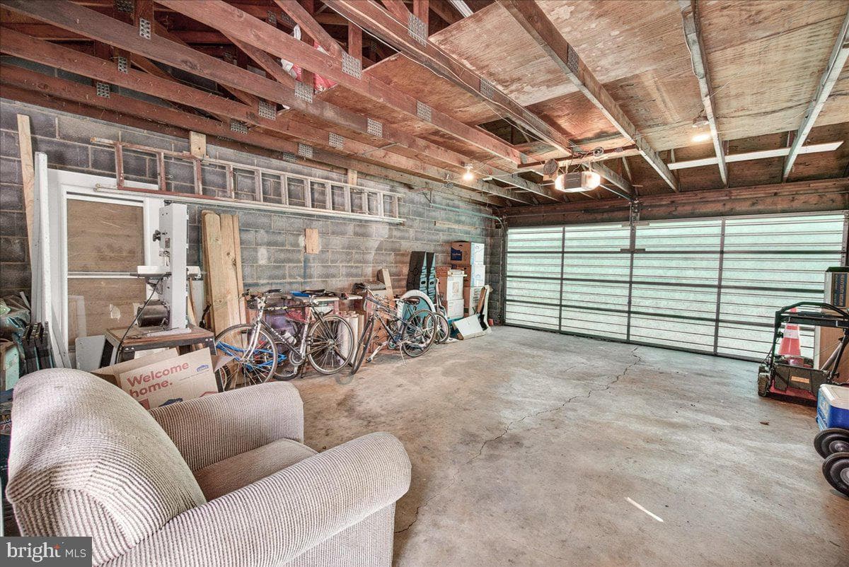 301 W 7th Street photo 28