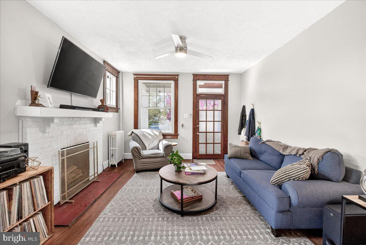301 W 7th Street photo 4
