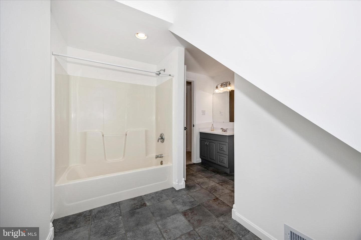 5955 Oland Road photo 35