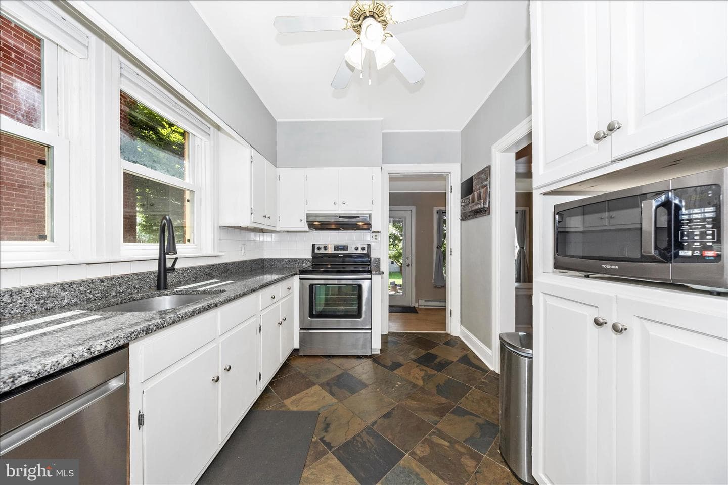 209 Monroe Avenue photo 12