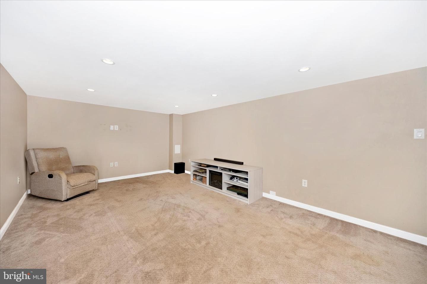 209 Monroe Avenue photo 36