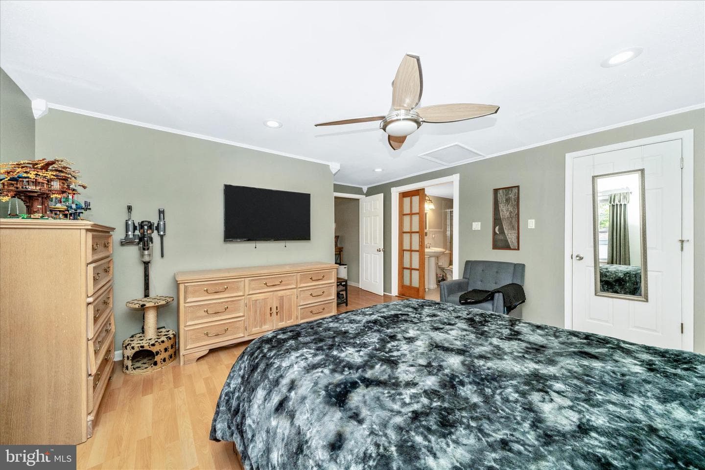 5696 Pebble Drive photo 17