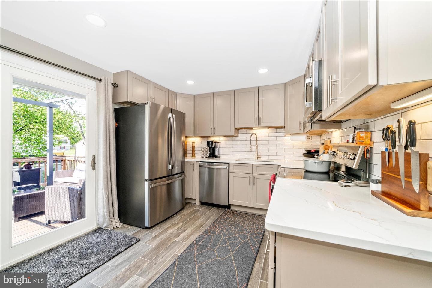 5696 Pebble Drive photo 9