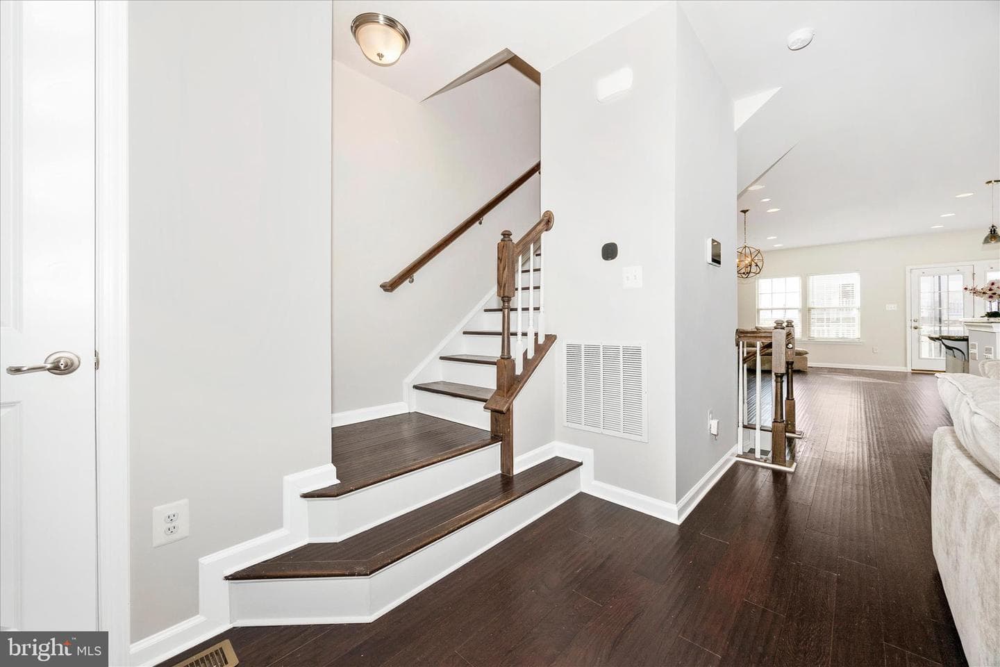 5812 Rochefort Street photo 10