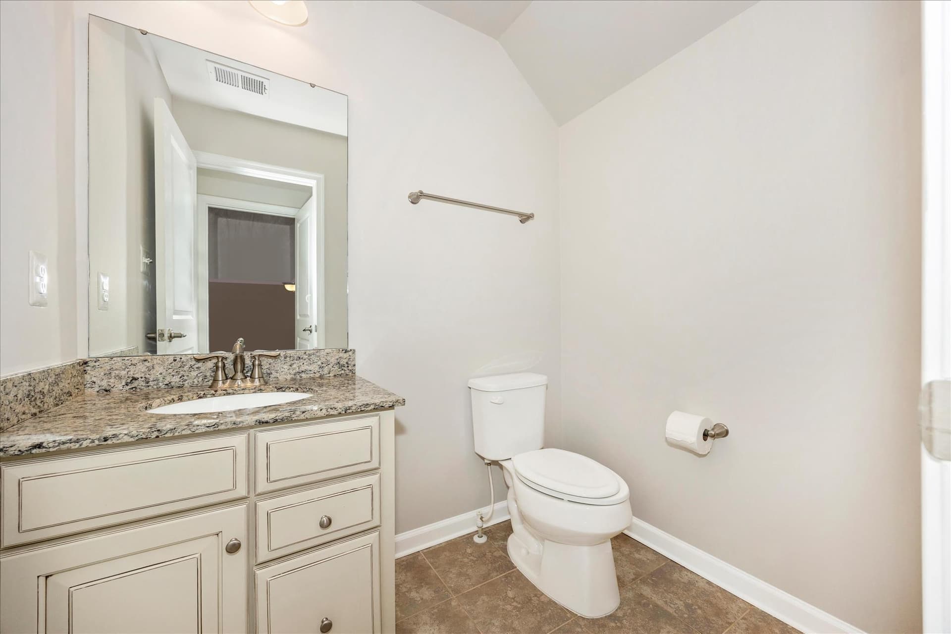 5812 Rochefort Street photo 24