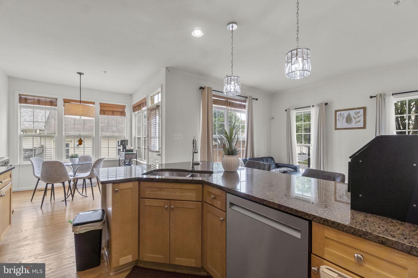 2553 Island Grove Boulevard photo 10