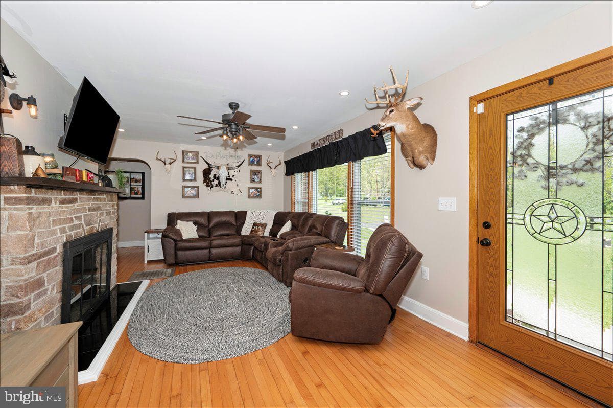 7117 Blue Mountain Road photo 4