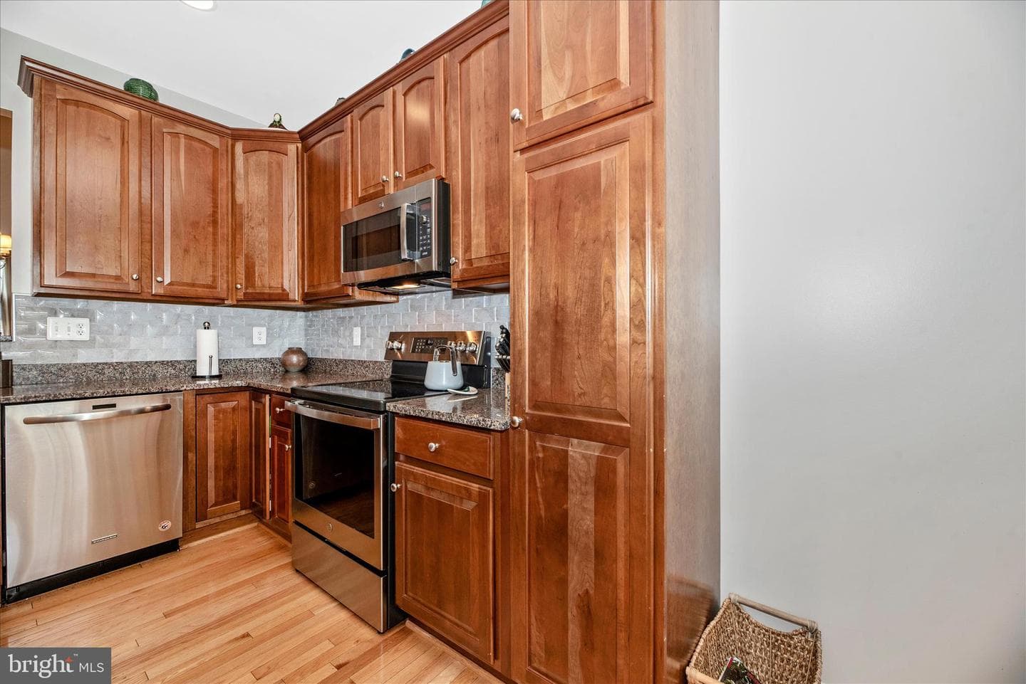 10604 Victorian Avenue photo 15