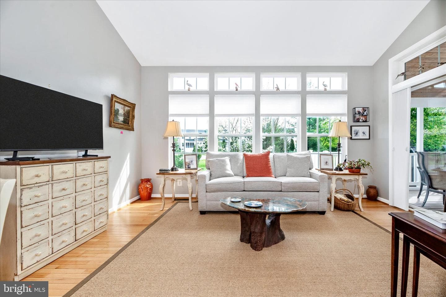 10604 Victorian Avenue photo 4