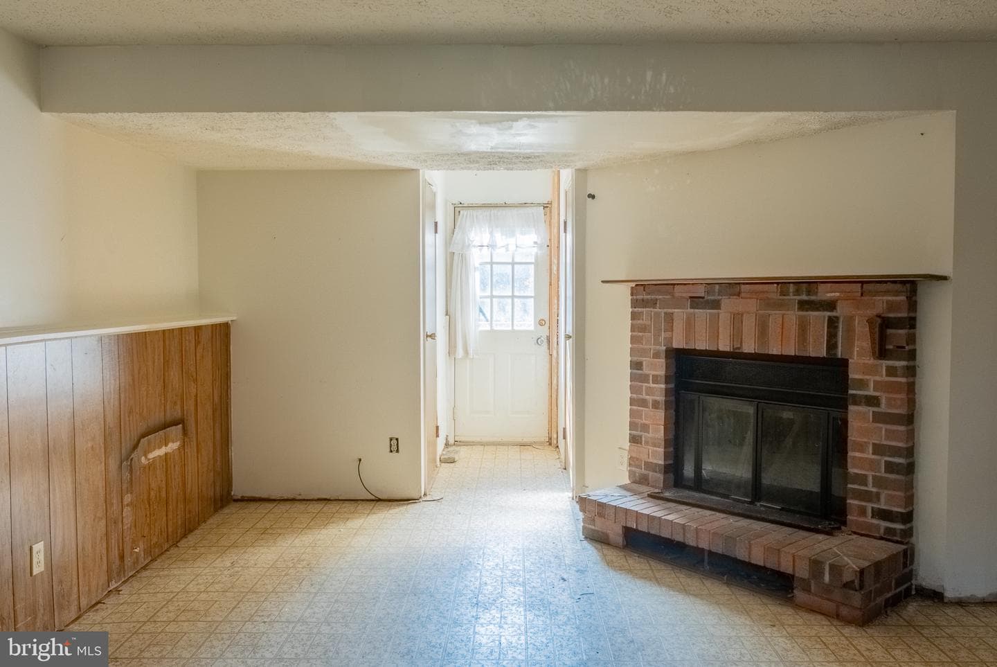 452 Center Street photo 10