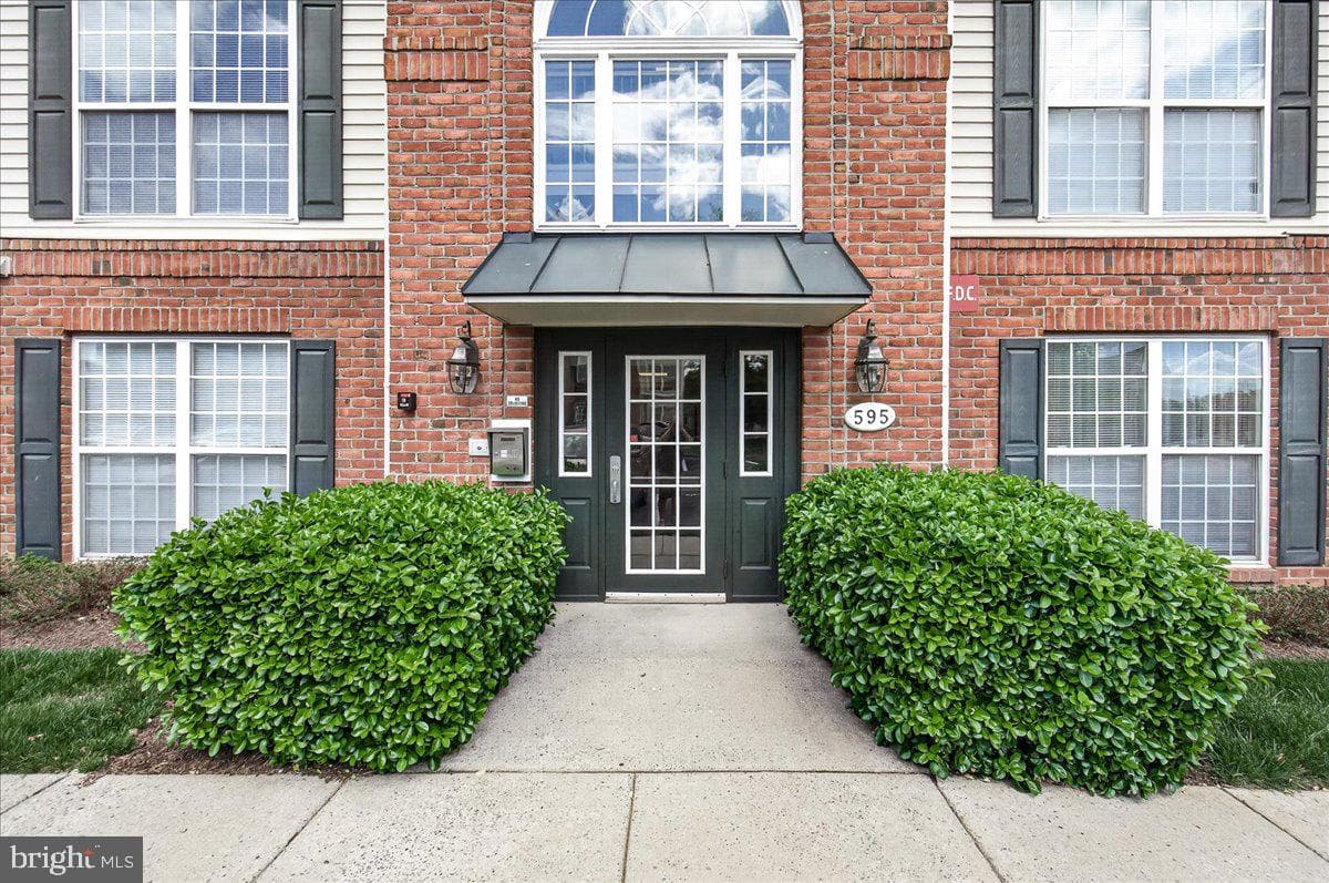 595 Cawley Drive #4 3c photo 3