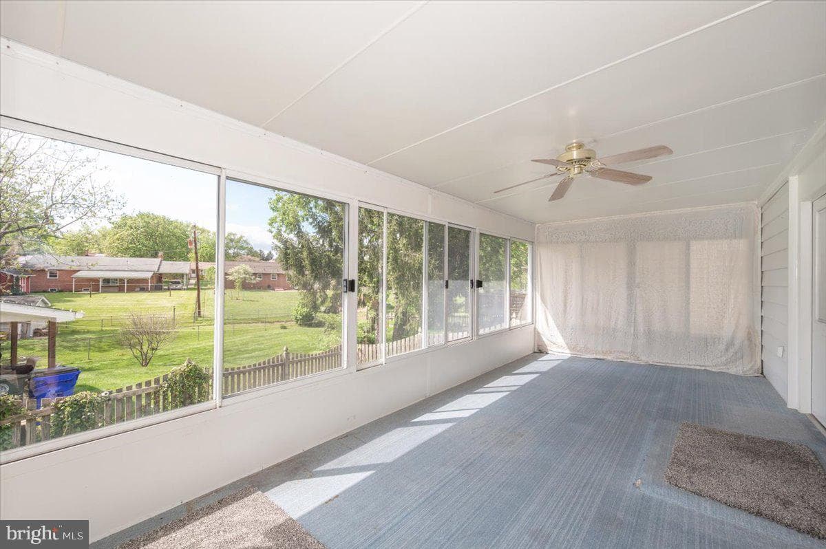207 Barbara Street photo 16