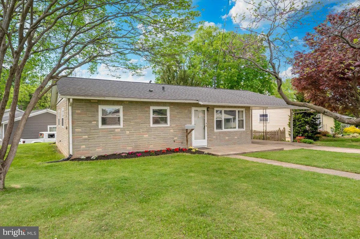 207 Barbara Street photo 39