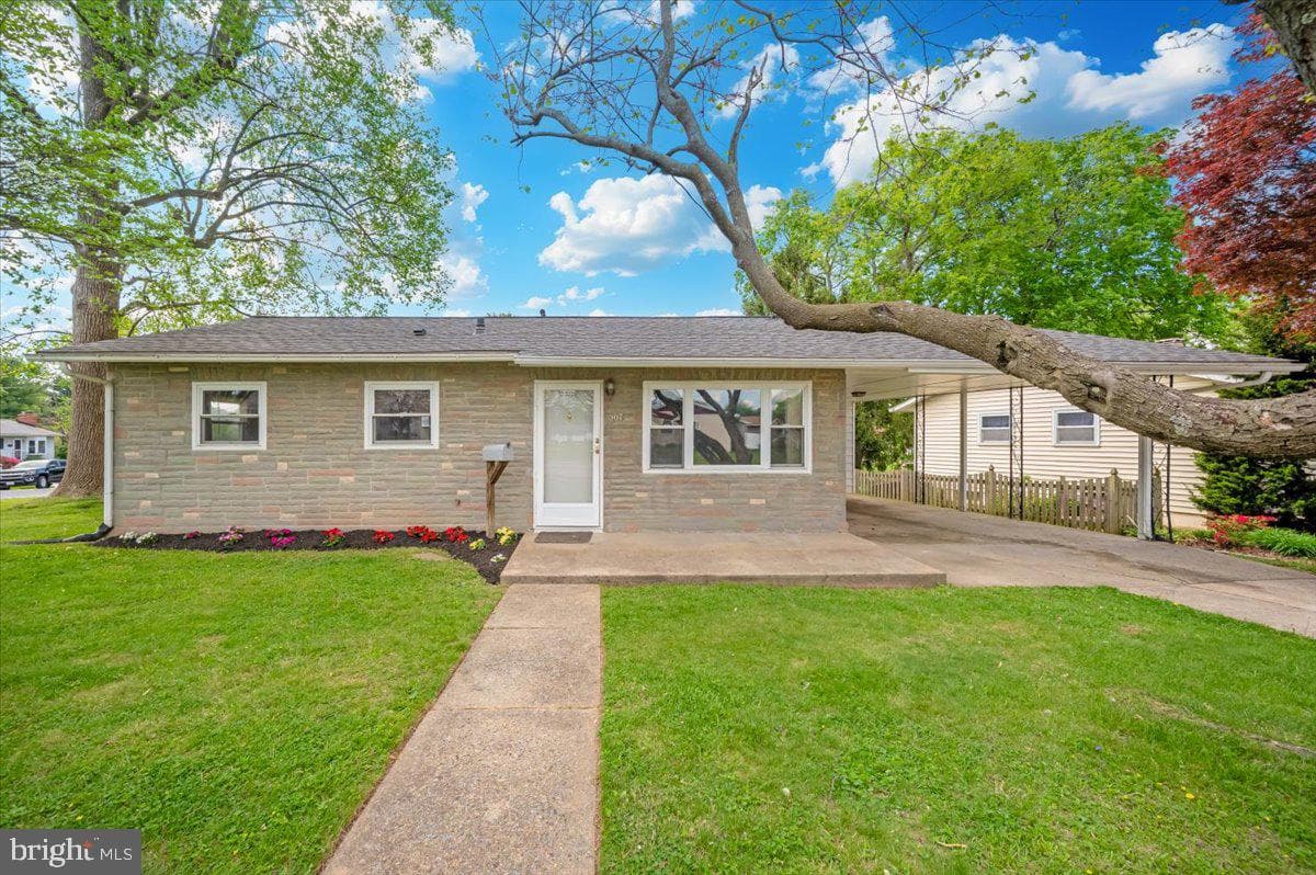 207 Barbara Street photo 41