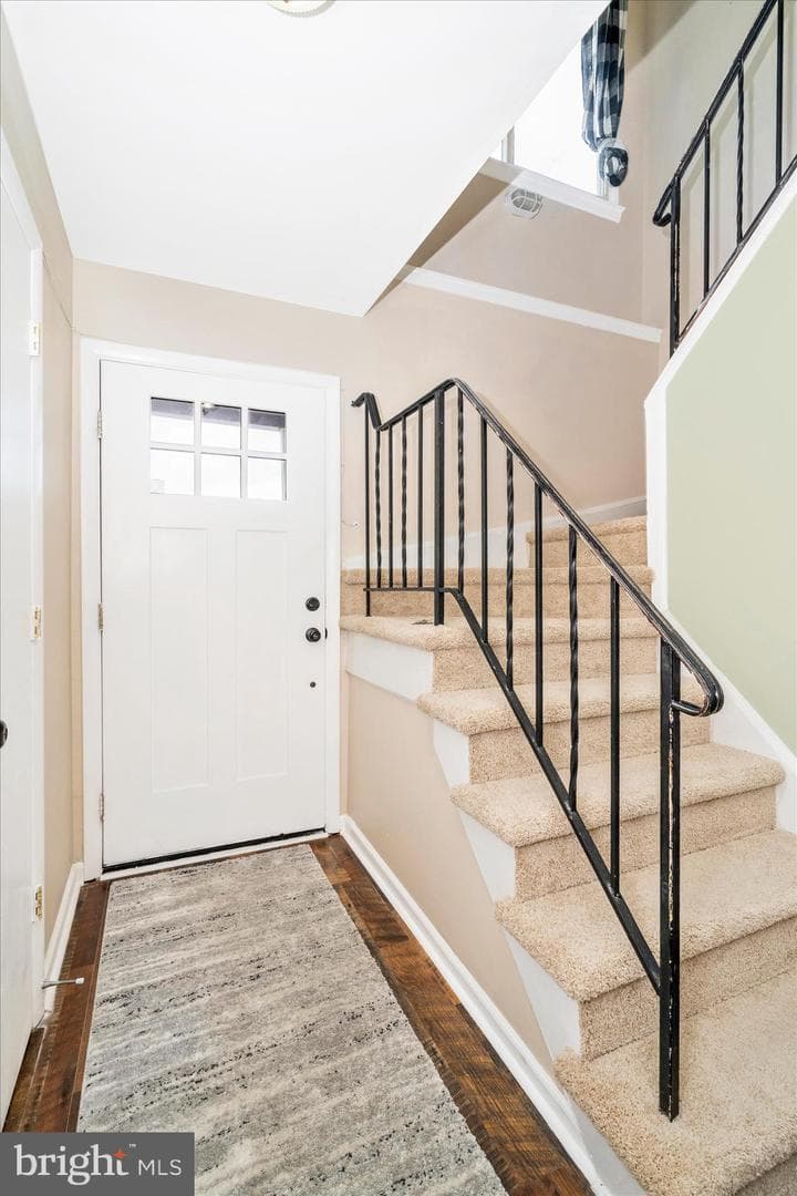 8801 Eureka Lane photo 3