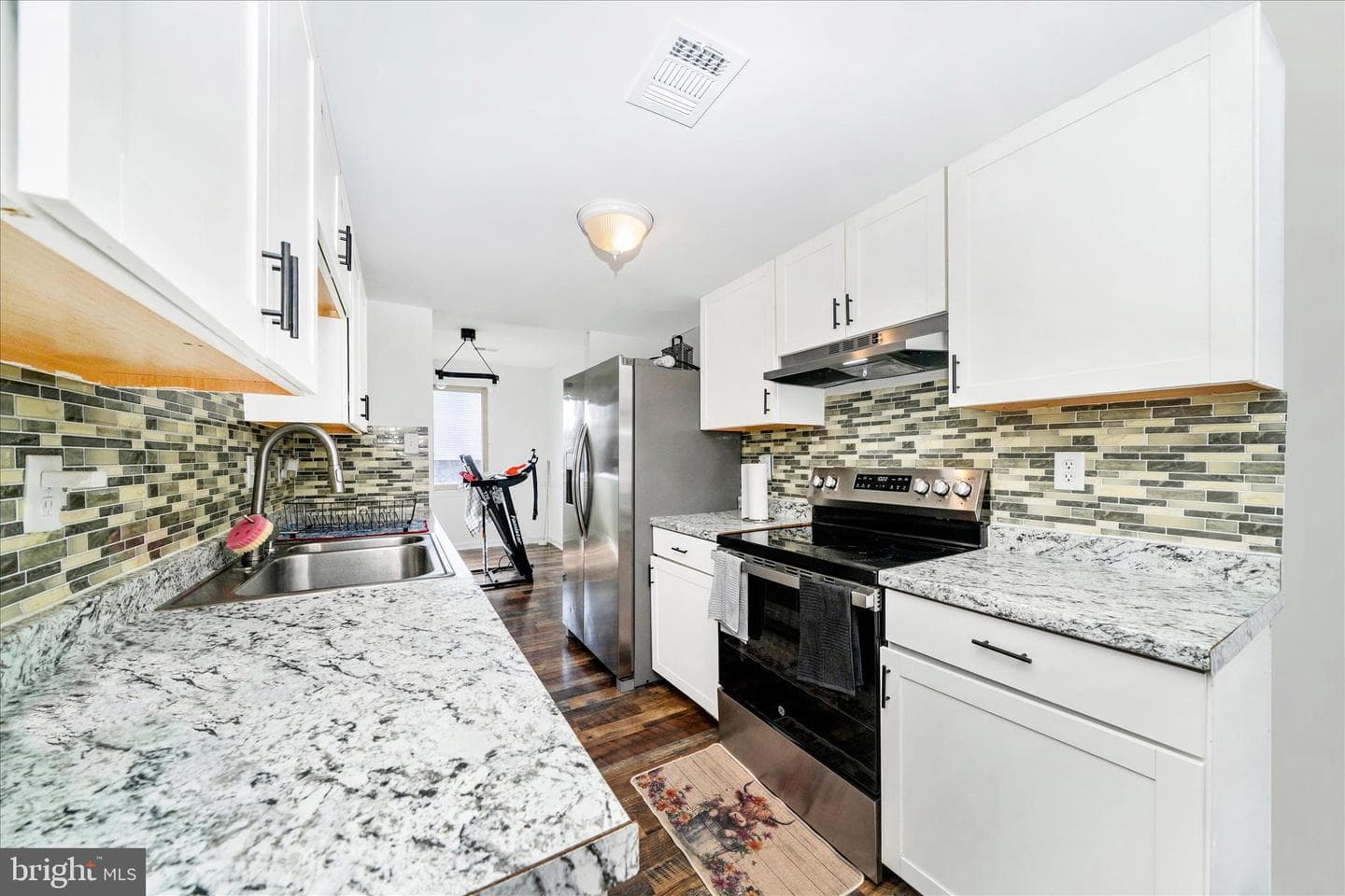 8801 Eureka Lane photo 8