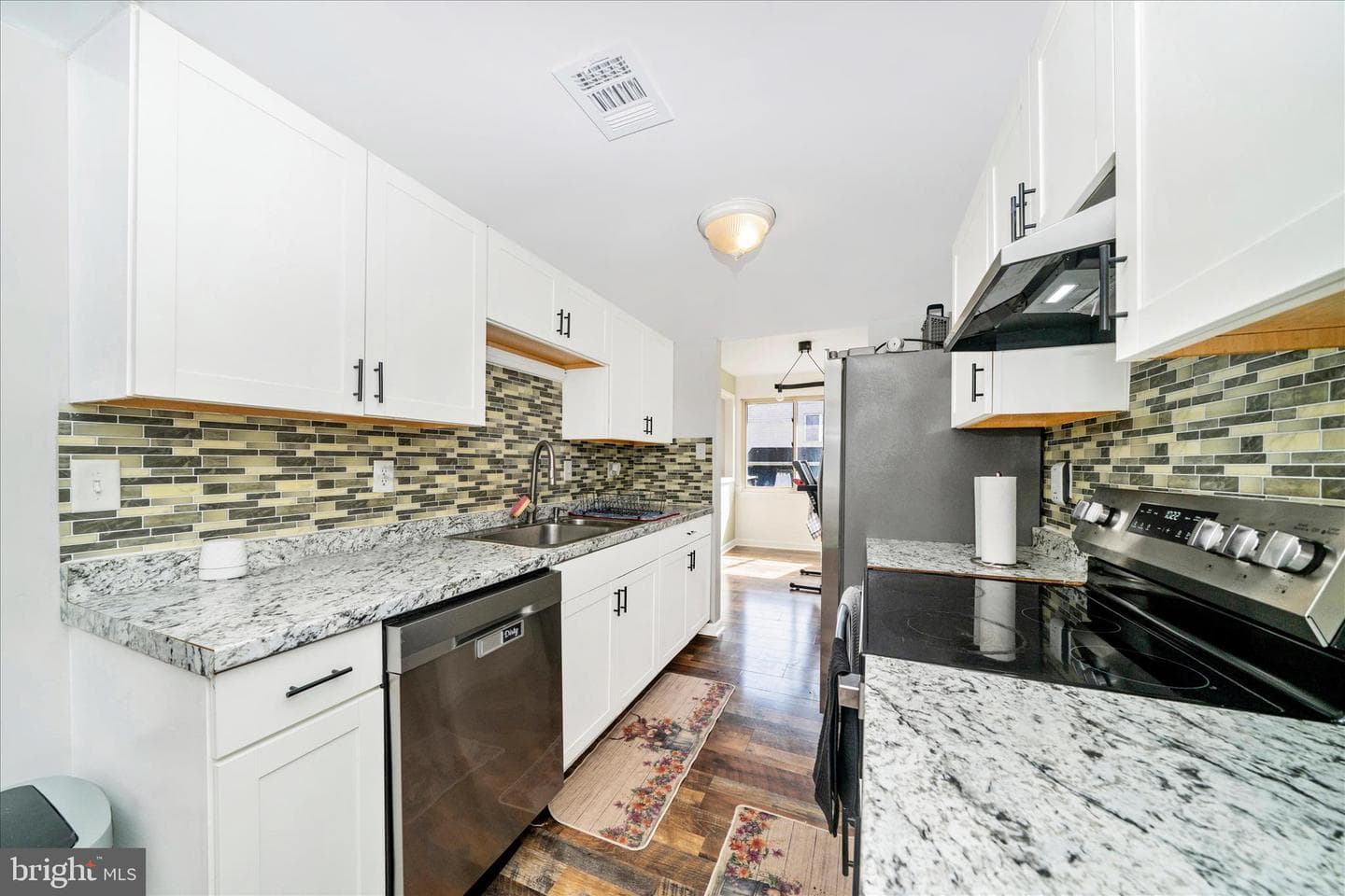 8801 Eureka Lane photo 9