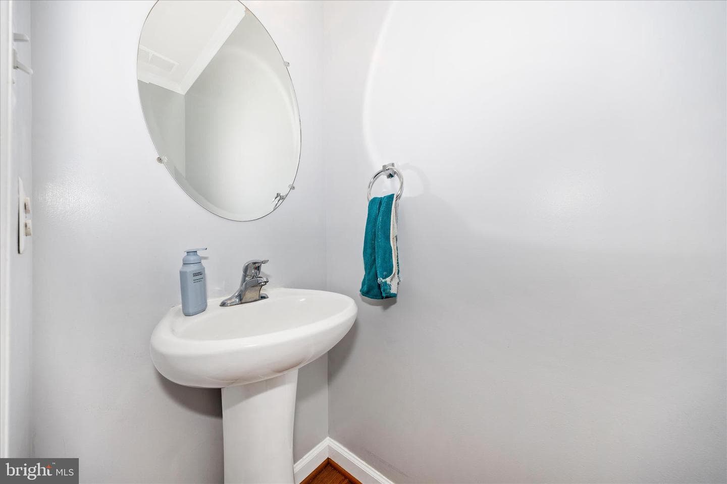 1801 Rileys Court S photo 17